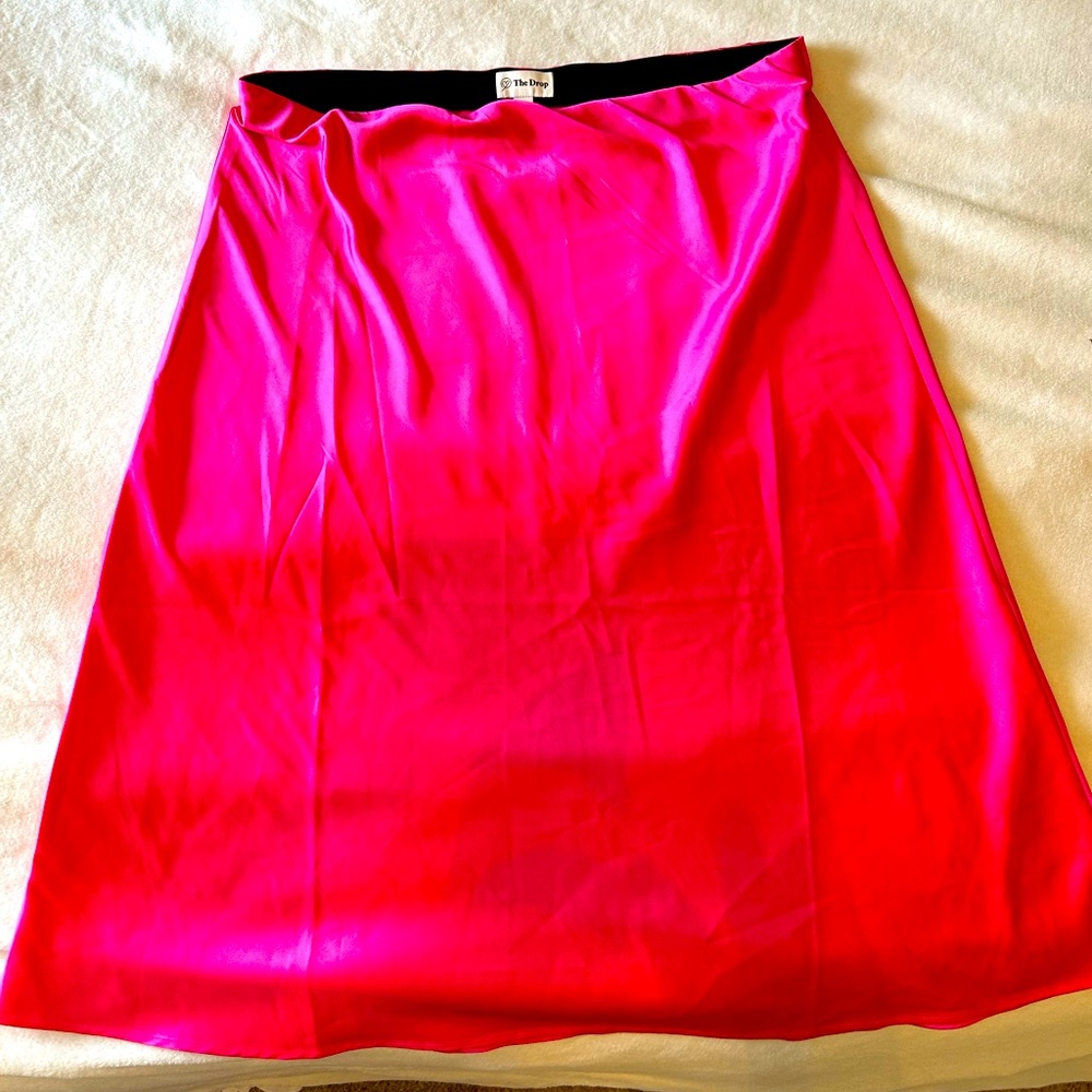 Vibrant Pink Satiny Knee-Length A-Line Skirt for Night Out